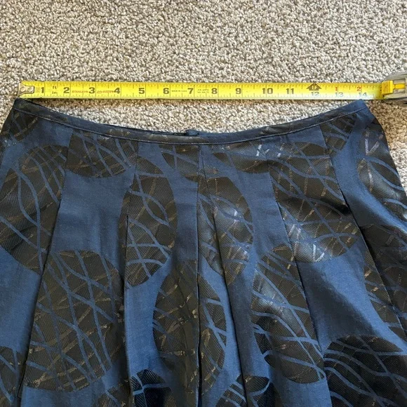 VINCE Pleated Printed Midi Skirt - Picture 3 of 6